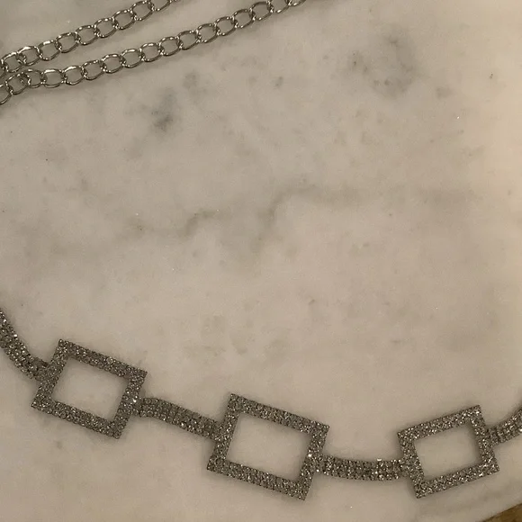 nOir Jewelry Silver Square with Rhinestones Waist Chain Belt, Brand New - Picture 2 of 2